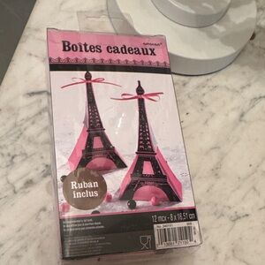 Pink Eiffel Tower Gift Boxes